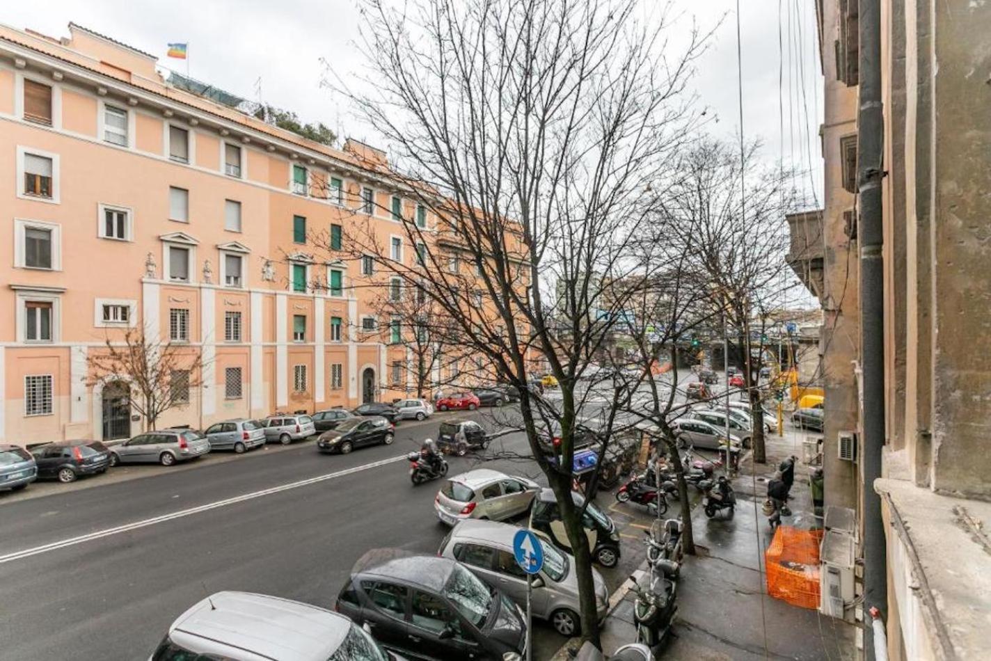 - Trastevere Train Station - Wifi * Roma